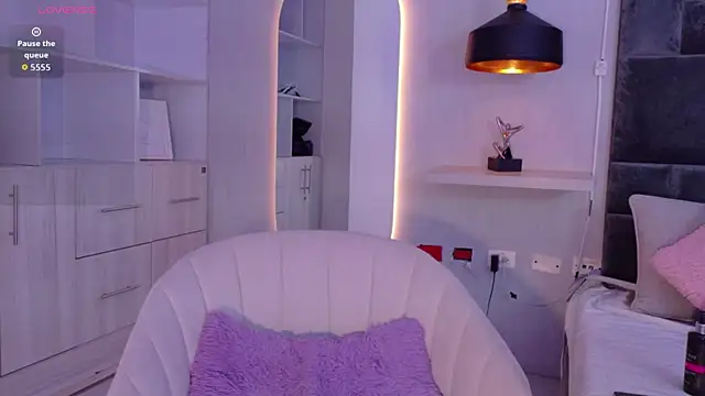 adrianaa_gold