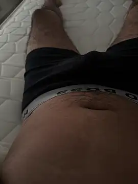 aky030