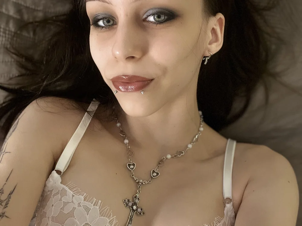 alica_amber
