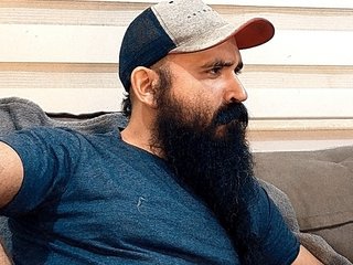 Bearded-Smoker