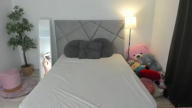 blueeyeslexy