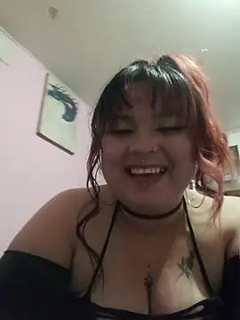 curvy_latina