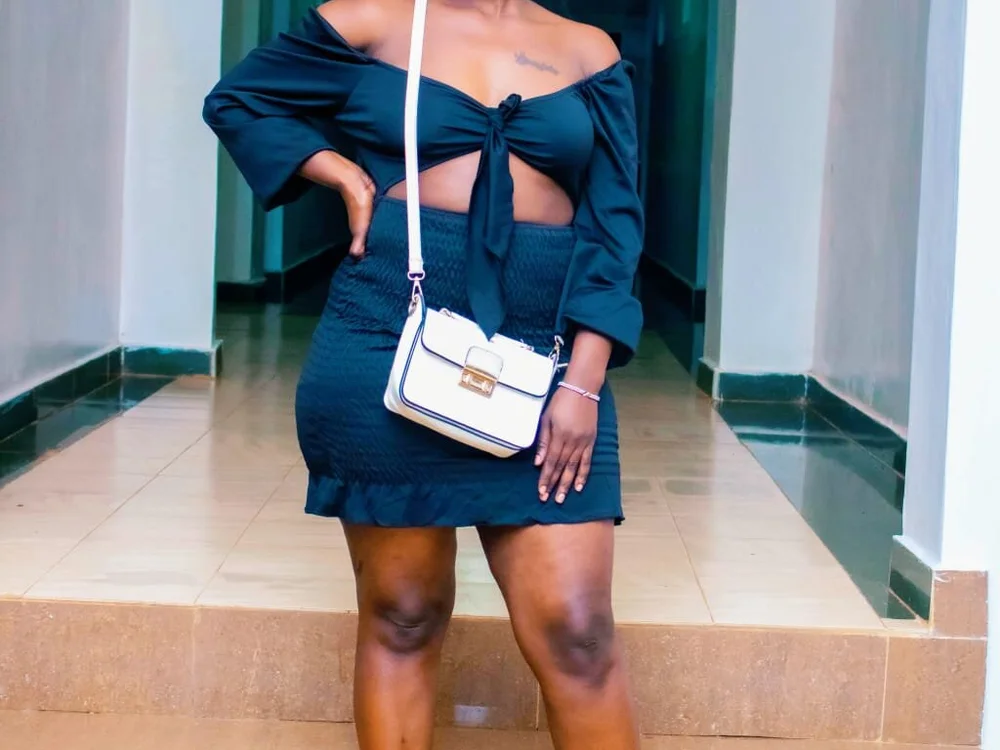 curvy_lizy