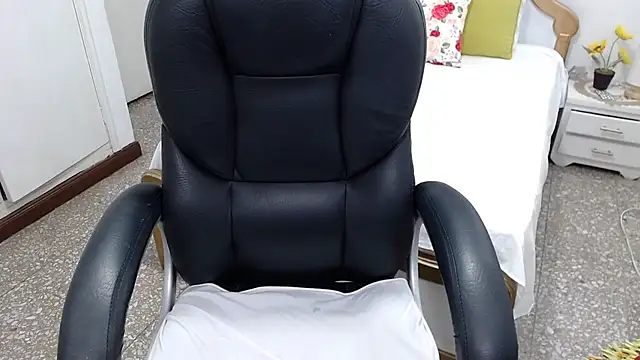 emiliaa_hot