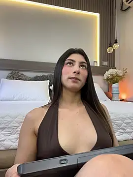 evelyn_hills