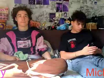 Michael and Tony https://chaturbate.com/ololkd/
