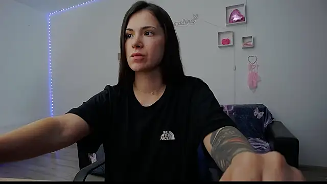 lauralora3