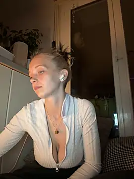 lillywannaplay