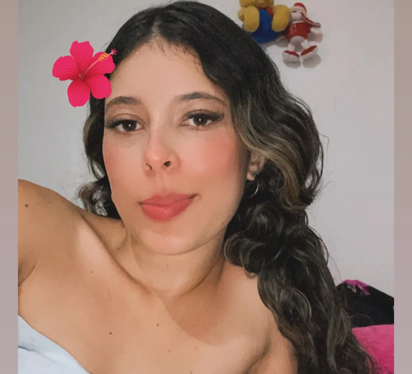 lovelygirleva