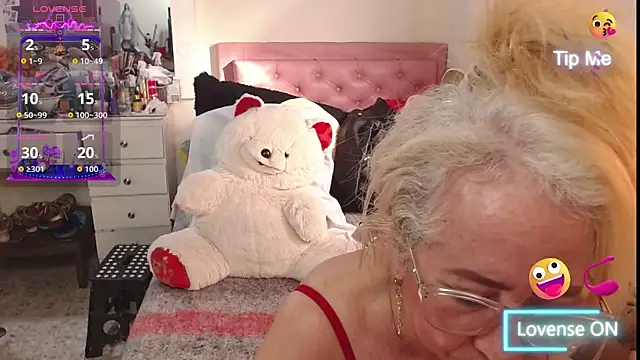lucy_belle_bm
