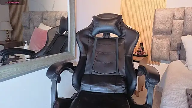 luna__velvet_