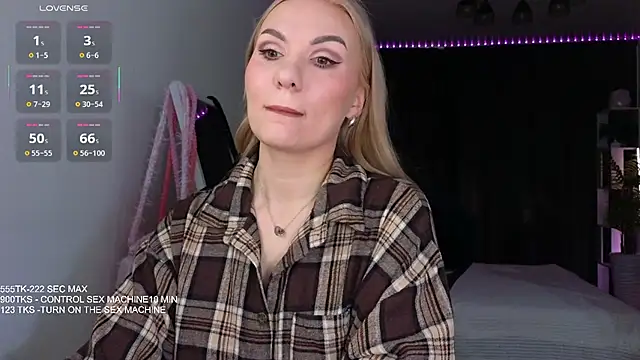 maria_shy