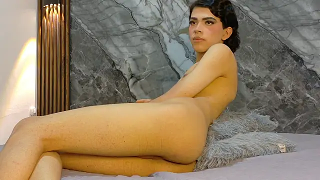 mia_collins7