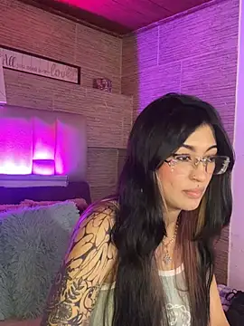 mia_devine_