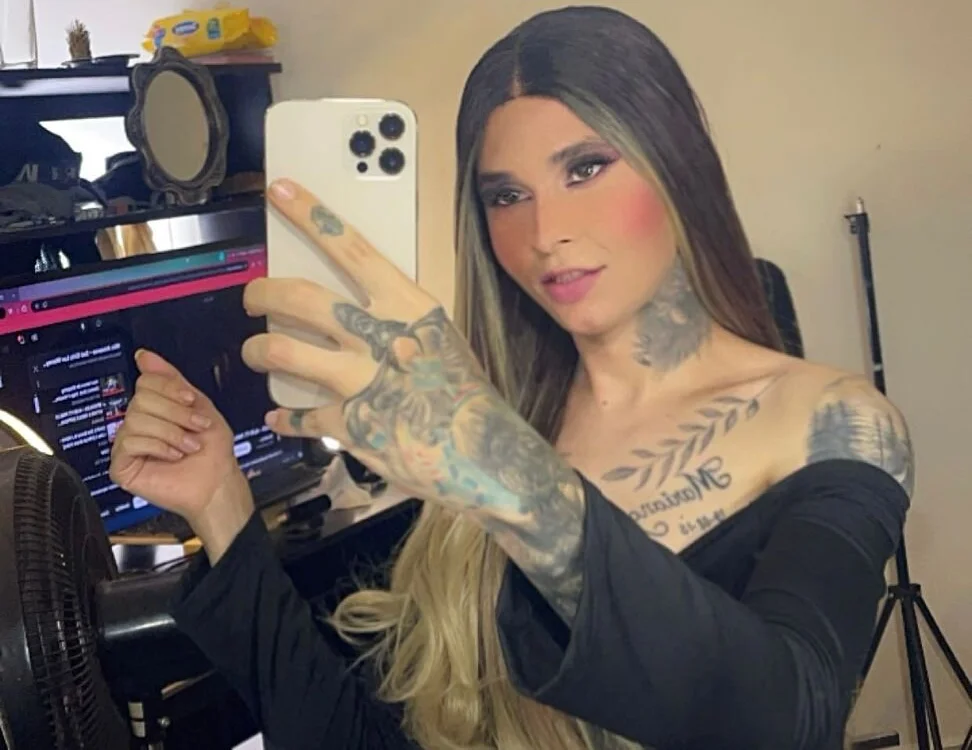 mona_bigcock