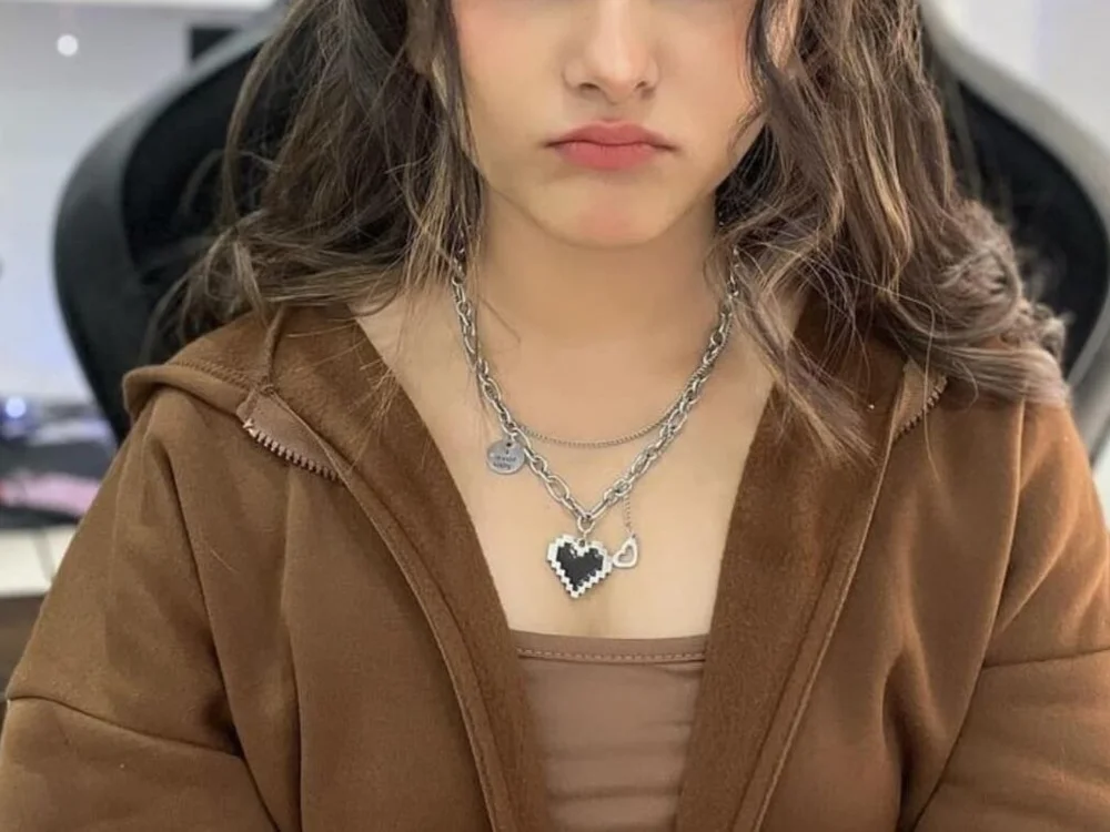 naughty_niharikaa