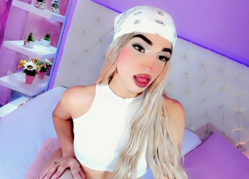 naughyy_girrl_