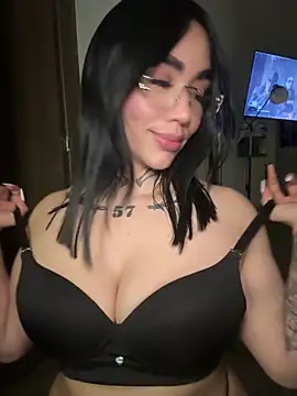 nickiiiii