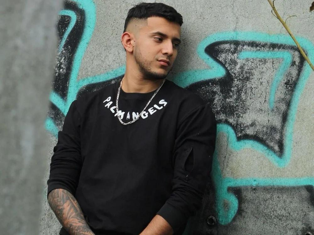 Nicolas ( Independent Model )