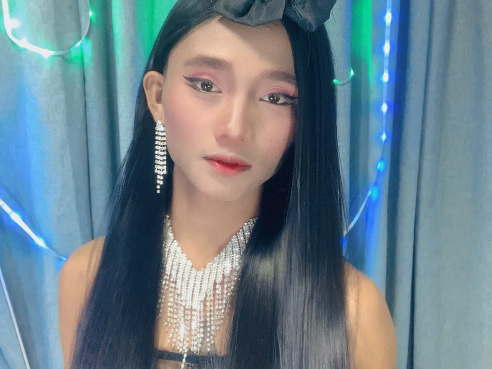 petite_hugecock