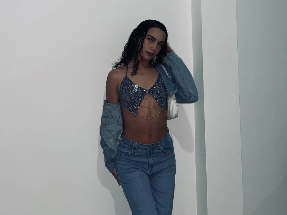 sally_hot18