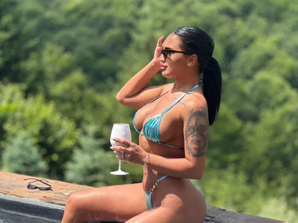 sarah_aadams_