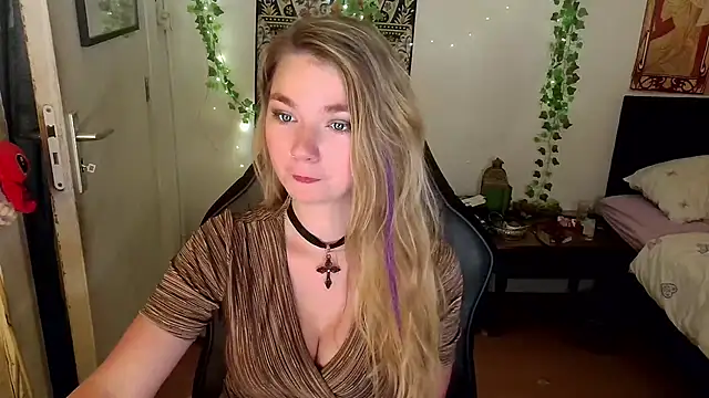 thegirlbehindthemask