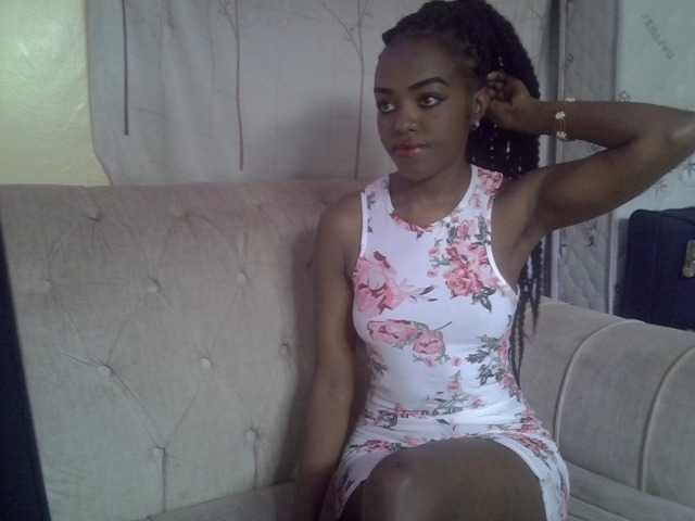 Tyra019a