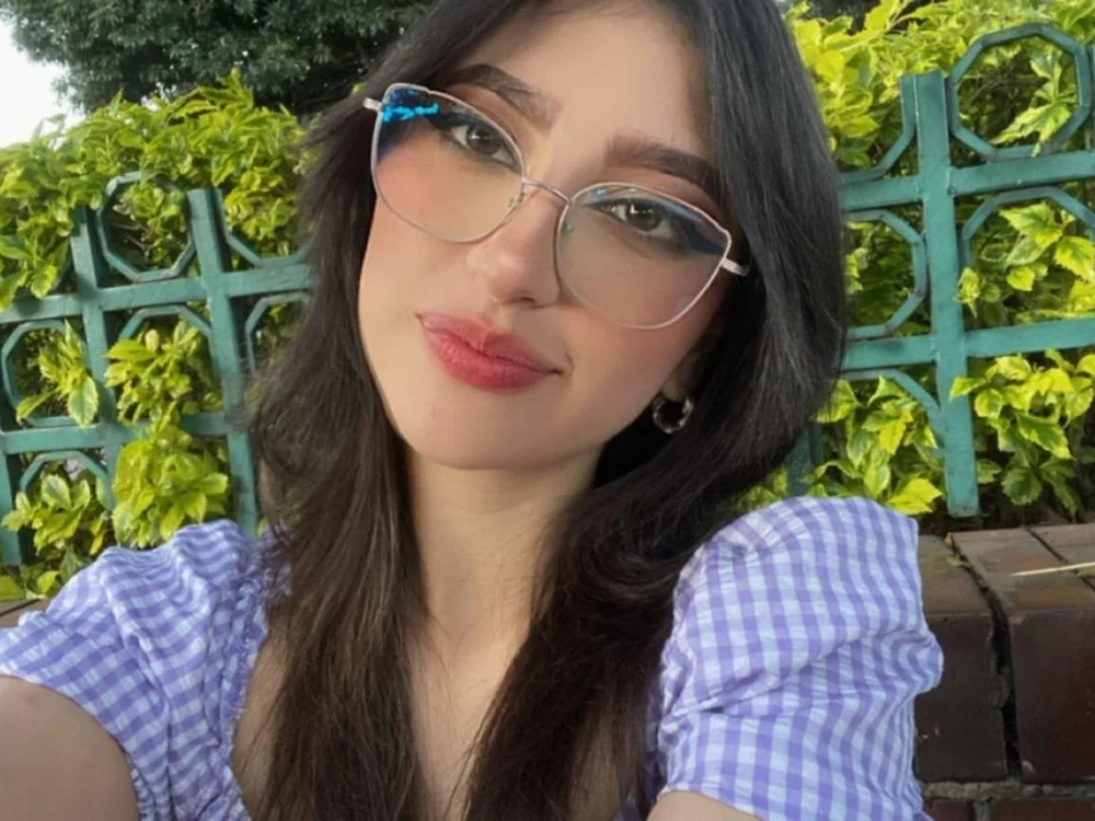 zoey_kiss_